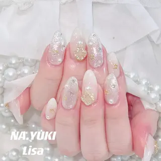 ネイル 🦋 Queenieのネイルデザイン