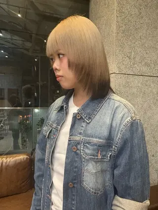 ミディアム カラー ⭐️うる艶ハイトーン ⭐️マイカ🪽のヘアスタイル