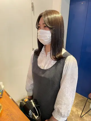 ミディアム カラー MIOベージュカラー 柔らかいカラーのヘアスタイル