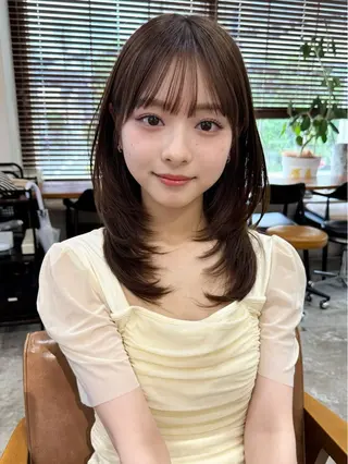 ミディアム 《期間限定無料》 ミディアムカット✂️のヘアスタイル