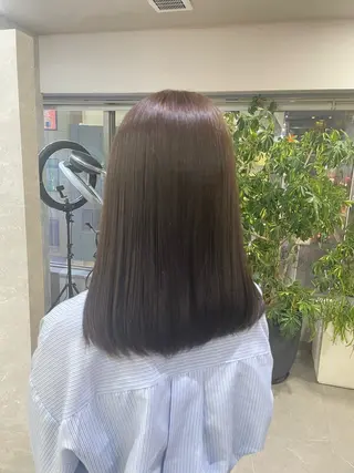 セミロング カラー しゅり Flag hairのヘアスタイル