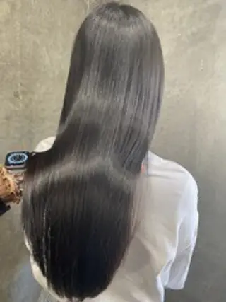 カラー 上山 結菜のヘアスタイル