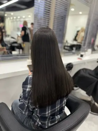 ロング カラー ラベンダー💜 グレージュ🩶のヘアスタイル