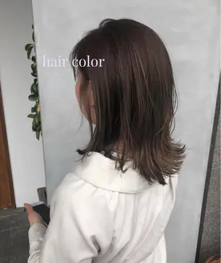 ミディアム カラー 比嘉 千咲のヘアスタイル
