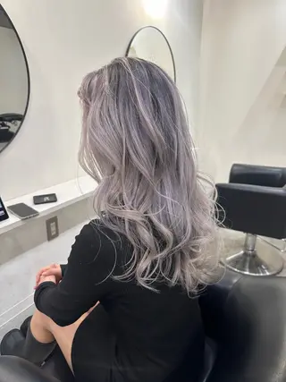 ロング ブリーチカラー yuraraのヘアスタイル