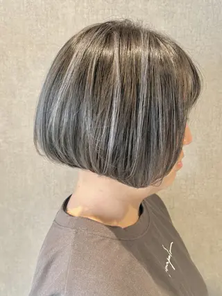 ミディアム NOA 青木のヘアスタイル