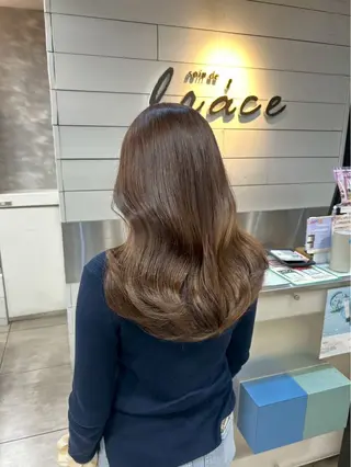 ミディアム カラー 西岡 英菜のヘアスタイル