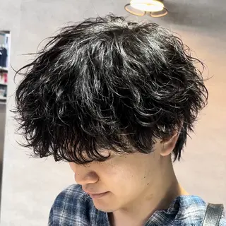 ショート カラー パーマ メンズ センターパート マスターかずまのヘアスタイル
