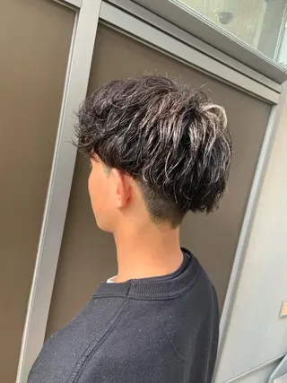 ショート カラー パーマ ヘアアレンジ メンズ ハイトーンカラー🤍 山下 優華のヘアスタイル