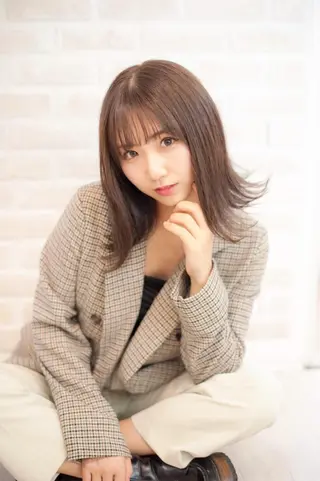 ミディアム Aujua ソムリエ 勝又舞夏のヘアスタイル