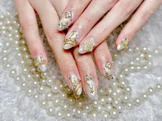 ネイル 🦋 Queenieのネイルデザイン