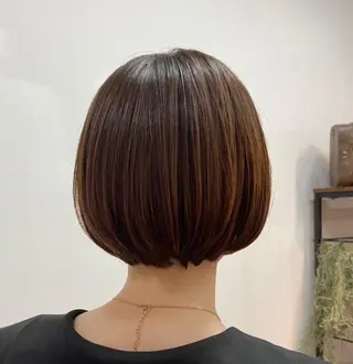 ショート カラー 安岡美咲✂︎ 艶カラー/髪質改善のヘアスタイル