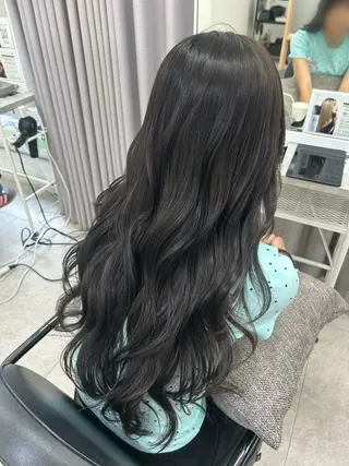 ロング カラー ヘアアレンジ 梅木李奈🕊️ レイヤー透明感カラーのヘアスタイル