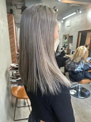 ミディアム カラー SALTWATER AYARIのヘアスタイル
