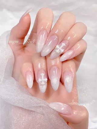 MoON...❤︎ MeGuのネイルデザイン