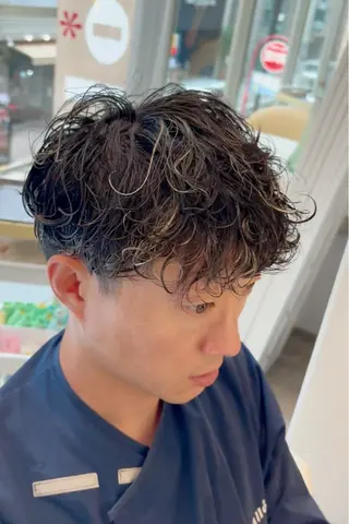 パーマ メンズ 白髪ぼかし大人メンズ 根本零のヘアスタイル