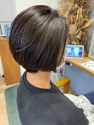 ショート カラー 比嘉 千咲のヘアスタイル