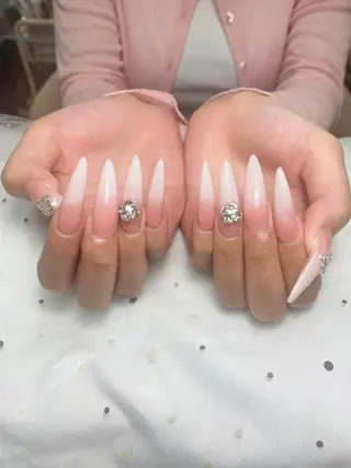 ネイル ユリ🎀長さだし/ パラジェル/持ち込みのネイルデザイン