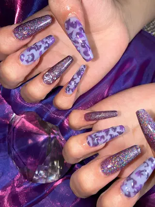 ミディアム YOKOSUKA NAILS💅🩶のネイルデザイン
