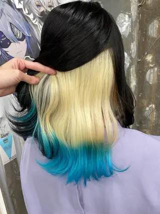 セミロング カラー インナーカラー 推し ブリーチ  髪質改善のヘアスタイル