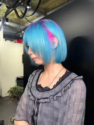 ショート カラー jyui/原宿 ハイトーン/デザインのヘアスタイル
