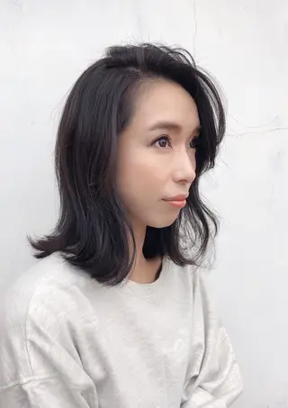 ミディアム 遠藤 和美のヘアスタイル