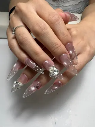 ネイル PEEKABOO京橋 HINA1級保持✨のネイルデザイン