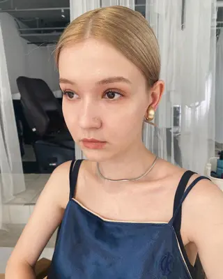 ロング サトウ ナナのヘアスタイル