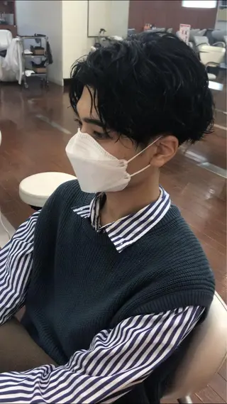 ショート パーマ メンズ 波巻きスパイラル 河原崎　基のヘアスタイル