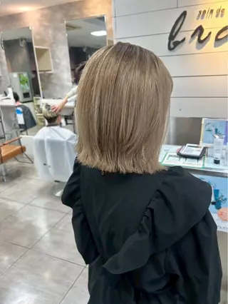 ミディアム カラー 西岡 英菜のヘアスタイル