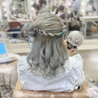 ヘアアレンジ 🎼デザインカラー ヘアメ たま🎀のヘアスタイル