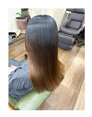 ロング 安松 莉那のヘアスタイル