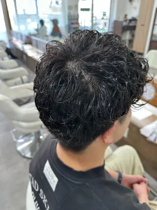 ショート パーマ メンズ 我満 宏映のヘアスタイル