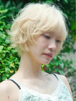 ショート カラー ズミ🦖髪質改善 レイヤー☆艶ボブのヘアスタイル