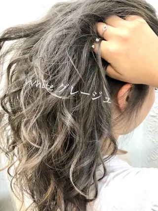 ミディアム Lovis moa 〘国分 かな〙のヘアスタイル