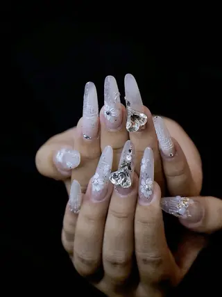 ミディアム ティキ Pono Nailsのネイルデザイン