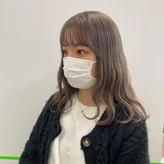 セミロング カラー 🌼 アユカのヘアスタイル