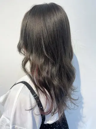 セミロング カラー サワタ ミサのヘアスタイル