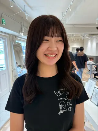 ロング 与那嶺 亜美のヘアスタイル