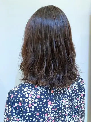 ミディアム カラー パーマ ヘアアレンジ 松田 亮葉のヘアスタイル