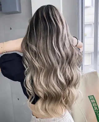 カラー 草島 友樹のヘアスタイル