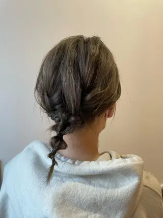 ミディアム ヘアアレンジ 透明感カラー 🩶🩵🩷AIRIのヘアスタイル