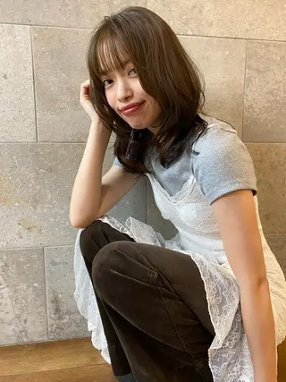 ミディアム カラー 大人のためのトレンド ヘア💇♀️ayaのヘアスタイル
