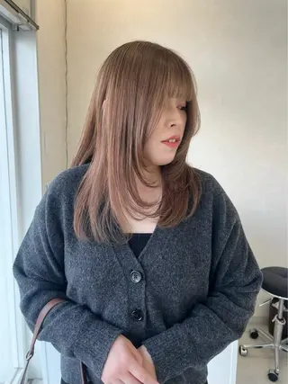 ミディアム カラー 長山 茉白のヘアスタイル