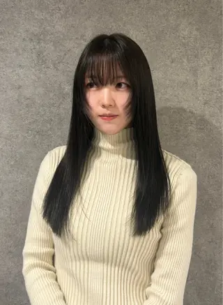 ロング カラー 紅都🫧 透明感水光カラーのヘアスタイル