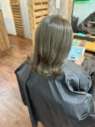ミディアム カラー Luzir⭐︎ GEN⭐︎のヘアスタイル