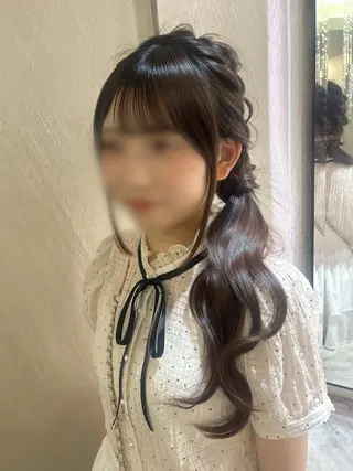 ロング MONA AKARIのヘアスタイル