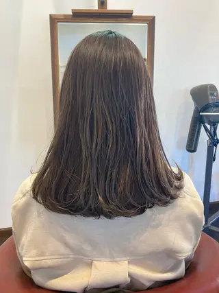 ミディアム 金子 歩実のヘアスタイル