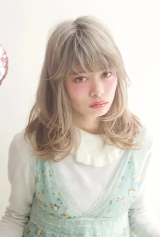 ミディアム セミロング カラー 櫻井 愛弓のヘアスタイル