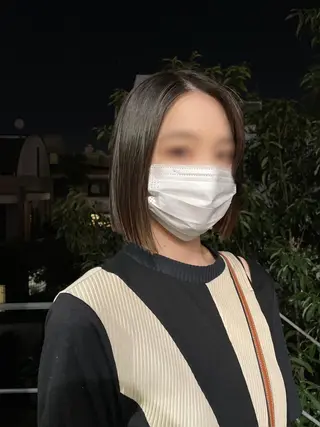 ミディアム ウルフカット レイヤーカットのヘアスタイル